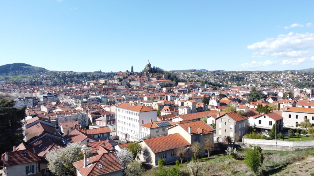 Vue sur Le Puy-en-Velay et Notre-Dame de France
